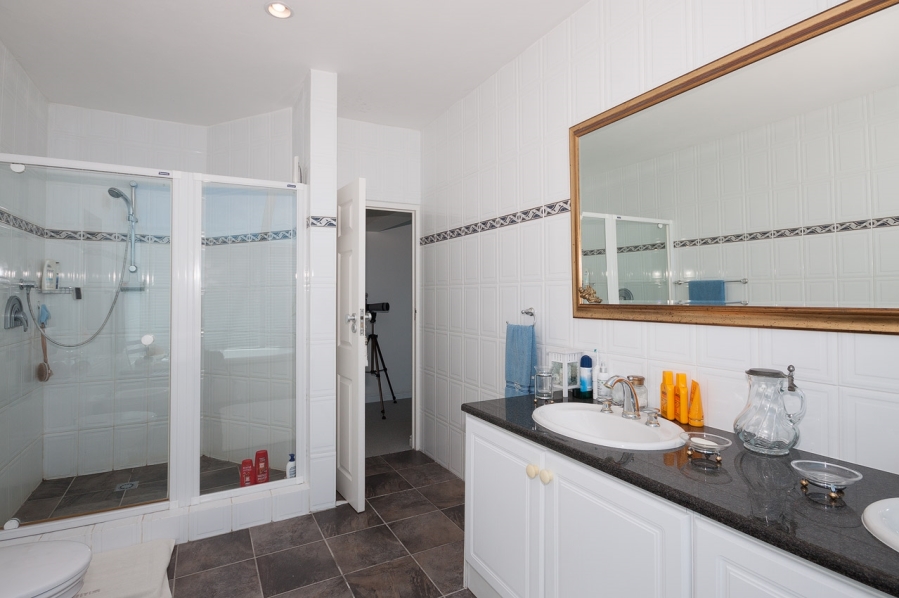 5 Bedroom Property for Sale in Royal Alfred Marina Eastern Cape